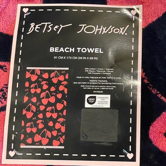 BETSEY JOHNSON NWT Cherry Print Beach Towel AND BATH & BODY WORKS PocketBac SET - Picture 9 of 10